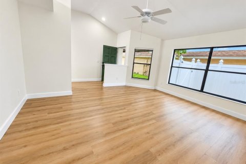 Villa ou maison à vendre à Casselberry, Floride: 3 chambres, 126.72 m2 № 2415179 - photo 4