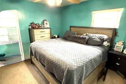 House in North Lauderdale, Florida 3 bedrooms, 100.98 sq.m. № 2069490 - photo 14
