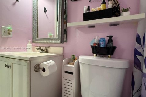 House in North Lauderdale, Florida 3 bedrooms, 100.98 sq.m. № 2069490 - photo 15