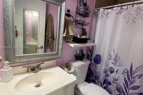 House in North Lauderdale, Florida 3 bedrooms, 100.98 sq.m. № 2069490 - photo 13