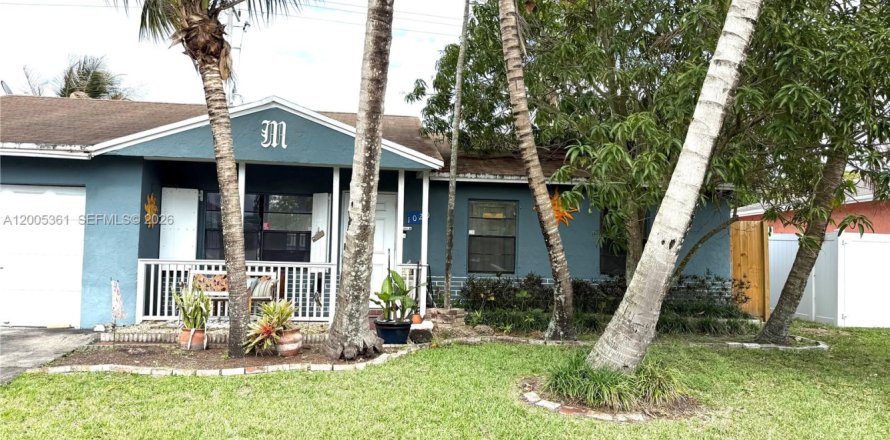 House in North Lauderdale, Florida 3 bedrooms, 100.98 sq.m. № 2069490