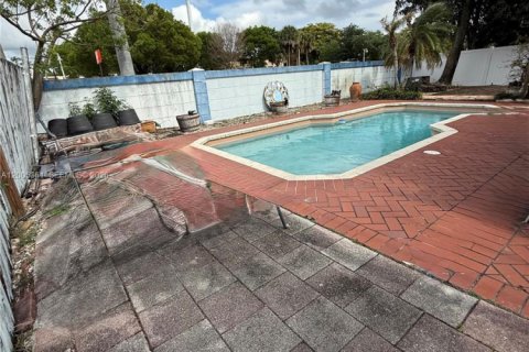 House in North Lauderdale, Florida 3 bedrooms, 100.98 sq.m. № 2069490 - photo 21