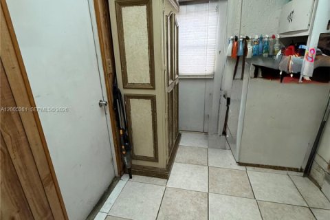 House in North Lauderdale, Florida 3 bedrooms, 100.98 sq.m. № 2069490 - photo 16
