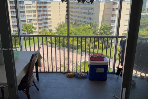 Condominio en venta en Miami, Florida, 2 dormitorios, 122.35 m2 № 1799005 - foto 2