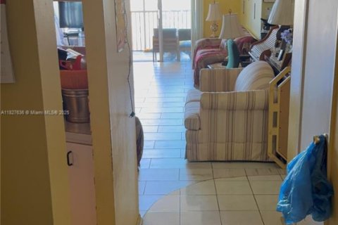 Condominio en venta en Miami, Florida, 2 dormitorios, 122.35 m2 № 1799005 - foto 18