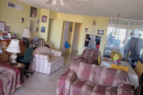 Condominio en venta en Miami, Florida, 2 dormitorios, 122.35 m2 № 1799005 - foto 3