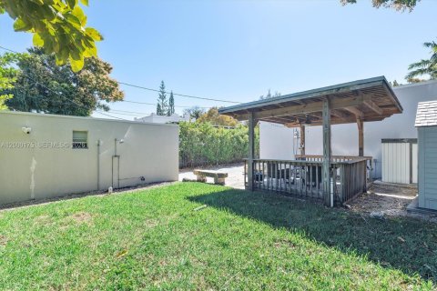 Купить виллу или дом в Майами, Флорида 2 спальни, 127.74м2, № 2064784 - фото 26