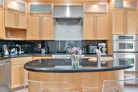 Купить виллу или дом в Майами, Флорида 2 спальни, 127.74м2, № 2064784 - фото 9