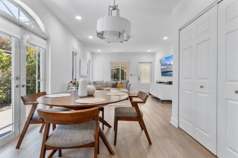 Купить виллу или дом в Майами, Флорида 2 спальни, 127.74м2, № 2064784 - фото 5