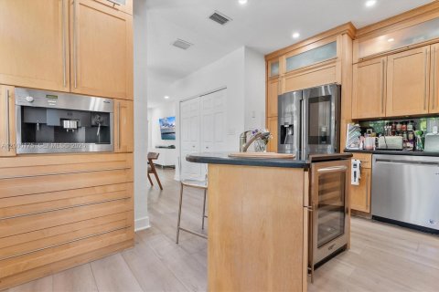 Купить виллу или дом в Майами, Флорида 2 спальни, 127.74м2, № 2064784 - фото 10