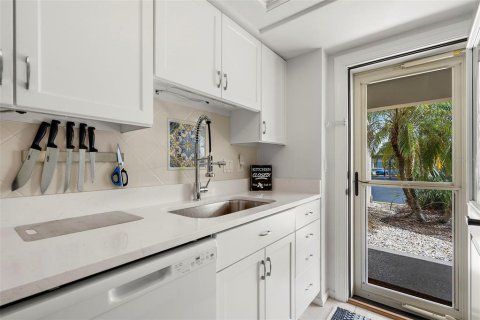 Купить кондоминиум в Венеция, Флорида 8 комнат, 89.65м2, № 1899881 - фото 12