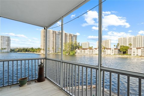 Снять в аренду кондоминиум в Авентура, Флорида 2 спальни, 100.61м2, № 1942403 - фото 27