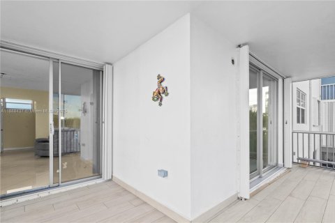 Снять в аренду кондоминиум в Авентура, Флорида 2 спальни, 100.61м2, № 1942403 - фото 17