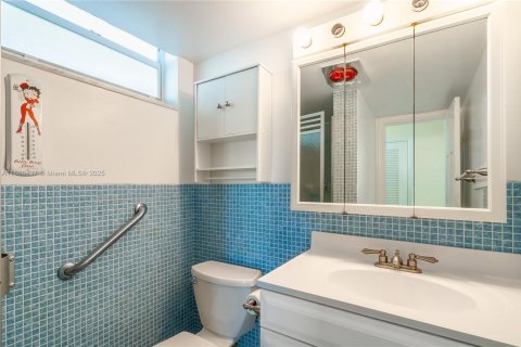 Снять в аренду кондоминиум в Авентура, Флорида 2 спальни, 100.61м2, № 1942403 - фото 26