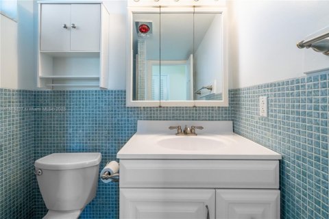 Снять в аренду кондоминиум в Авентура, Флорида 2 спальни, 100.61м2, № 1942403 - фото 25