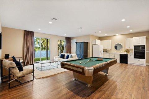 House in Orlando, Florida 5 bedrooms, 354.05 sq.m. № 1870544 - photo 15