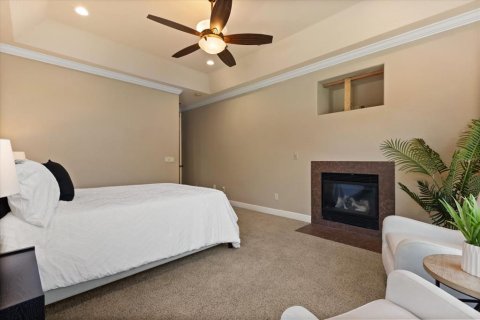 House in Orlando, Florida 5 bedrooms, 354.05 sq.m. № 1870544 - photo 24