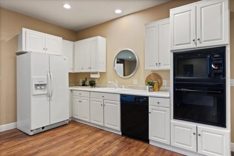 House in Orlando, Florida 5 bedrooms, 354.05 sq.m. № 1870544 - photo 18