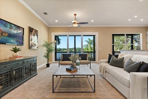 House in Orlando, Florida 5 bedrooms, 354.05 sq.m. № 1870544 - photo 6
