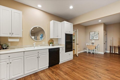 House in Orlando, Florida 5 bedrooms, 354.05 sq.m. № 1870544 - photo 17