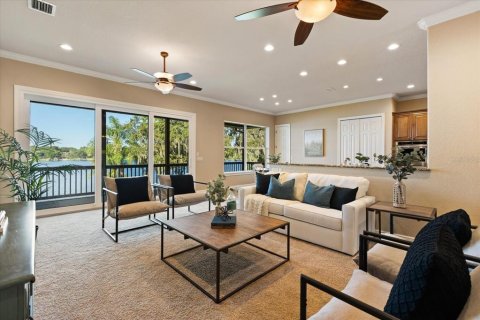 House in Orlando, Florida 5 bedrooms, 354.05 sq.m. № 1870544 - photo 5