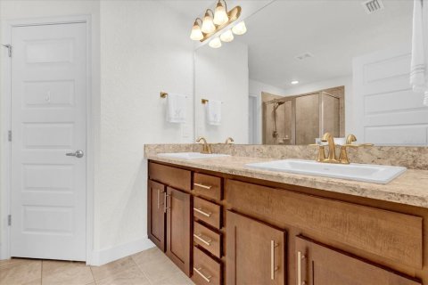House in Wildwood, Florida 4 bedrooms, 159.98 sq.m. № 1516403 - photo 26