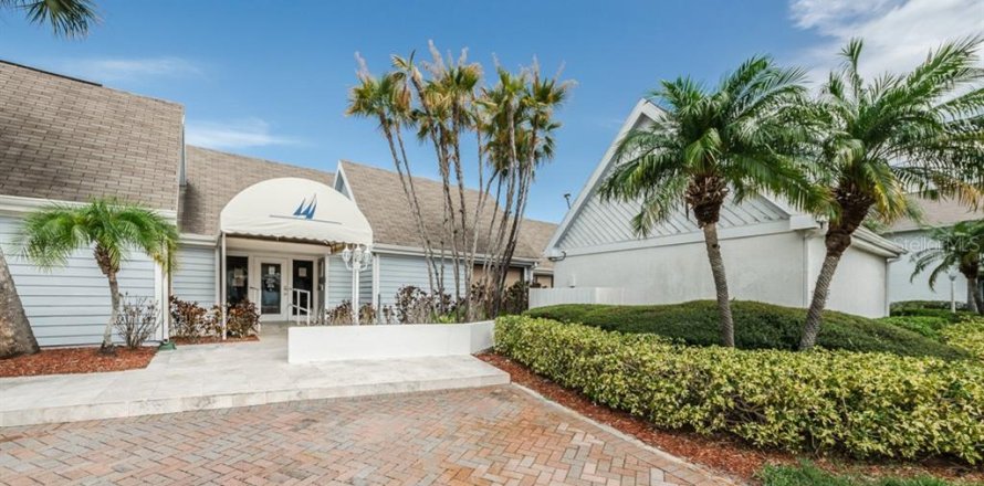 Condo in Palm Harbor, Florida, 2 bedrooms  № 2377668