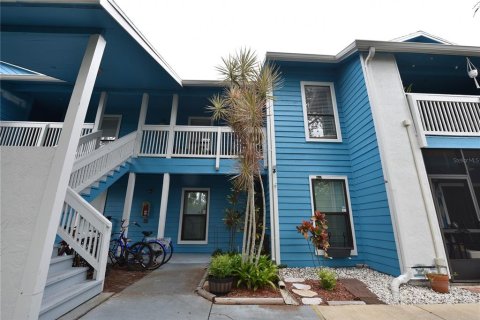 Condo in Palm Harbor, Florida, 2 bedrooms  № 2377668 - photo 6