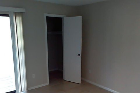 Condo in Palm Harbor, Florida, 2 bedrooms  № 2377668 - photo 13