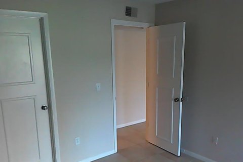 Condo in Palm Harbor, Florida, 2 bedrooms  № 2377668 - photo 14