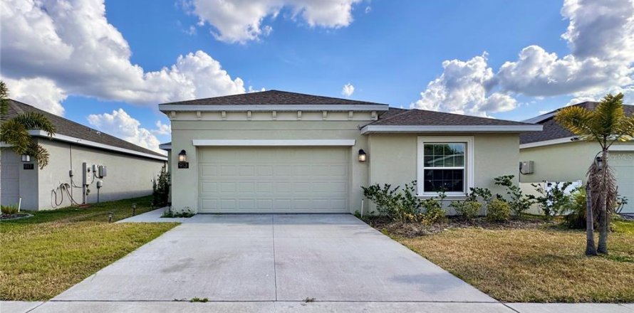 House in Bartow, Florida 4 bedrooms, 171.03 sq.m. № 1810814