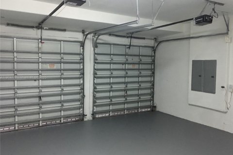 Купить виллу или дом в Майами, Флорида 5 спален, 298.22м2, № 1955543 - фото 25