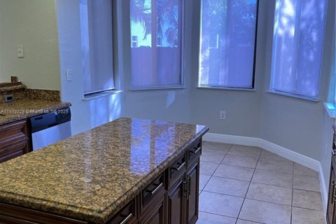 Купить виллу или дом в Майами, Флорида 5 спален, 298.22м2, № 1955543 - фото 14