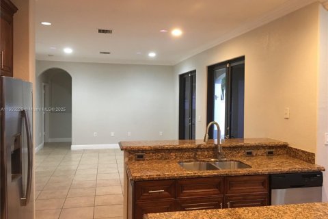 Купить виллу или дом в Майами, Флорида 5 спален, 298.22м2, № 1955543 - фото 19