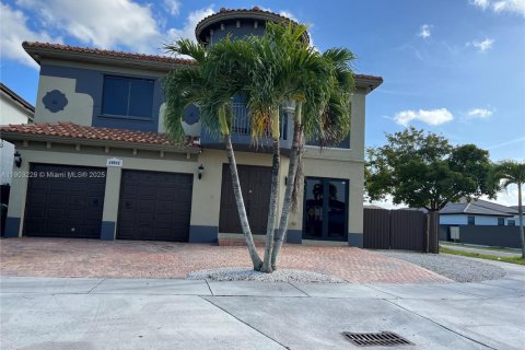 Купить виллу или дом в Майами, Флорида 5 спален, 298.22м2, № 1955543 - фото 3