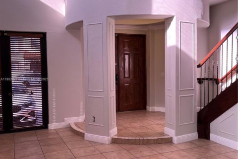 Купить виллу или дом в Майами, Флорида 5 спален, 298.22м2, № 1955543 - фото 30