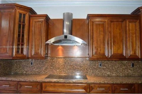 Купить виллу или дом в Майами, Флорида 5 спален, 298.22м2, № 1955543 - фото 16