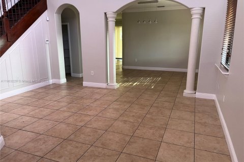 Купить виллу или дом в Майами, Флорида 5 спален, 298.22м2, № 1955543 - фото 28