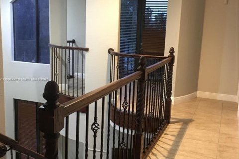 Купить виллу или дом в Майами, Флорида 5 спален, 298.22м2, № 1955543 - фото 15