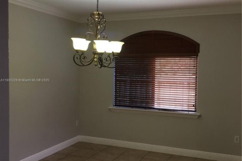 Купить виллу или дом в Майами, Флорида 5 спален, 298.22м2, № 1955543 - фото 22