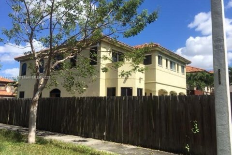 Купить виллу или дом в Майами, Флорида 5 спален, 298.22м2, № 1955543 - фото 6