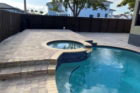 Купить виллу или дом в Майами, Флорида 5 спален, 298.22м2, № 1955543 - фото 2