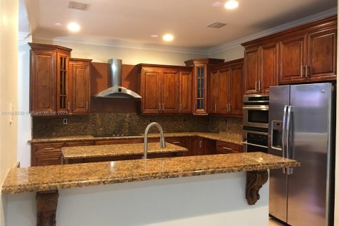 Купить виллу или дом в Майами, Флорида 5 спален, 298.22м2, № 1955543 - фото 18