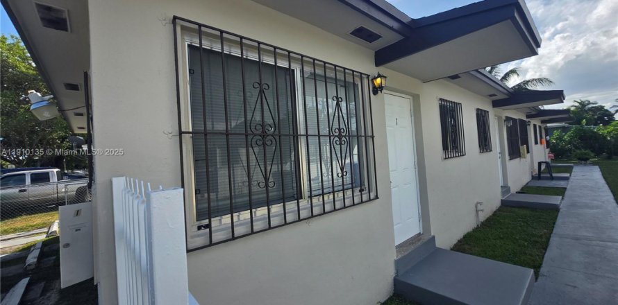 Condo à Miami, Floride, 1 chambre  № 1966548