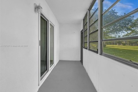 Condo in Deerfield Beach, Florida, 1 bedroom  № 1864435 - photo 24
