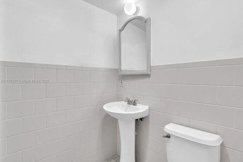 Condo in Deerfield Beach, Florida, 1 bedroom  № 1864435 - photo 21