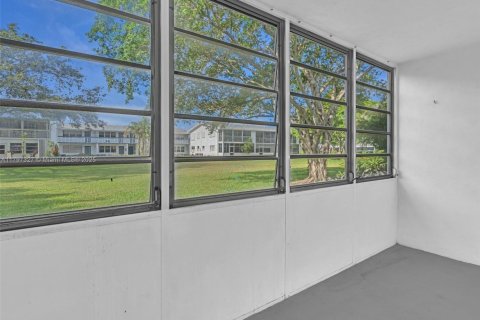 Condo in Deerfield Beach, Florida, 1 bedroom  № 1864435 - photo 25