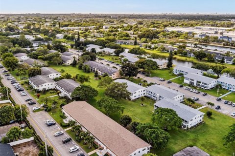 Condo in Deerfield Beach, Florida, 1 bedroom  № 1864435 - photo 29