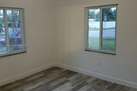 Villa ou maison à vendre à Miami, Floride: 3 chambres, 118.45 m2 № 1970547 - photo 5