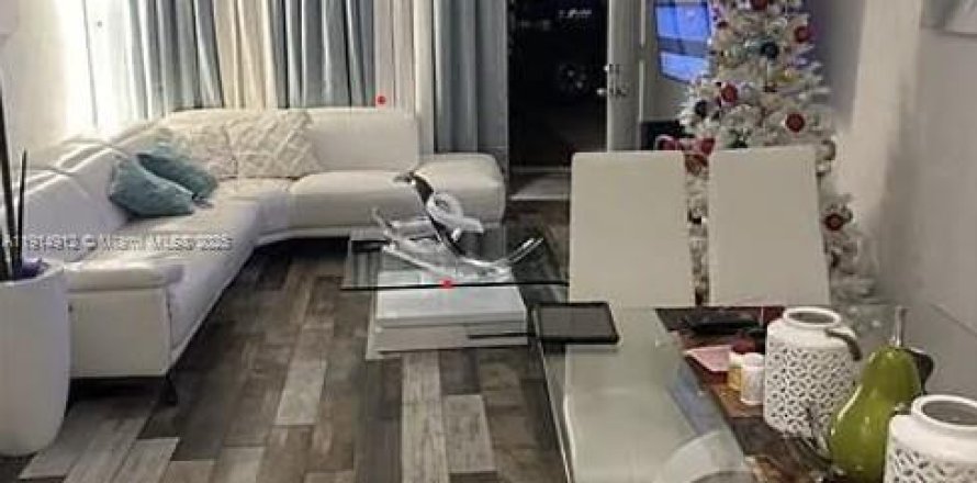 Villa ou maison à Miami, Floride 3 chambres, 118.45 m2 № 1970547